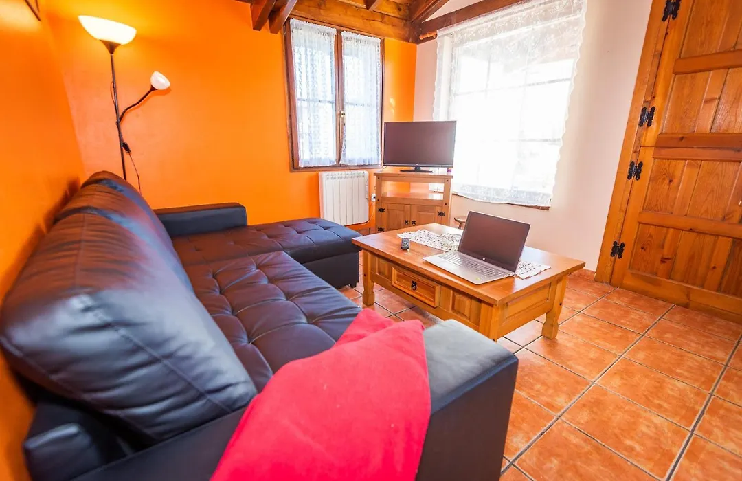 Apartamentos Rurales Les Xanes-1